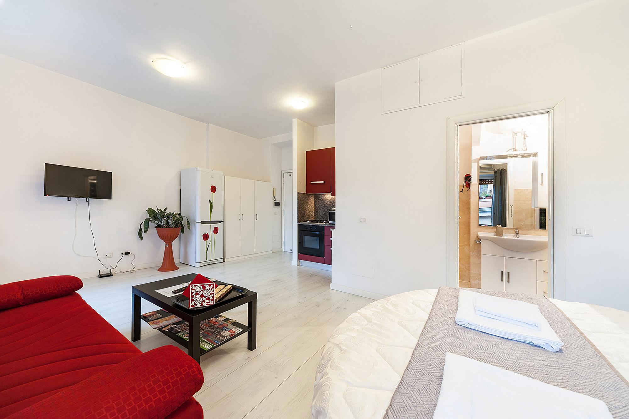 Hosting Flats Guesthouse ローマ エクステリア 写真